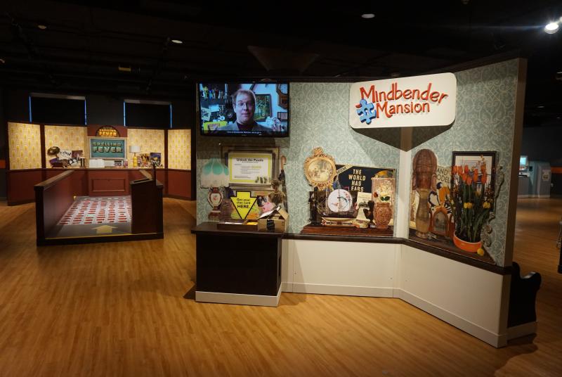 mindbender mansion exhibit entrance